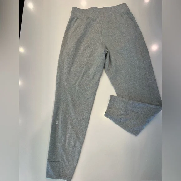 Women’s Lulu size 8 joggers - Picture 3 of 5